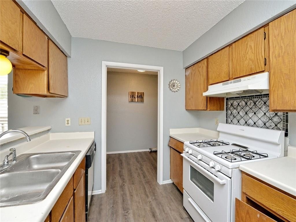 5809 Spring Meadow Rd - Photo 2