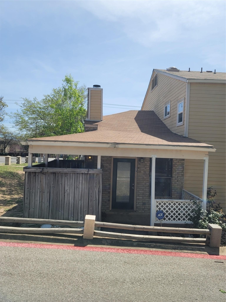 7825 Beauregard Cir - Photo 0