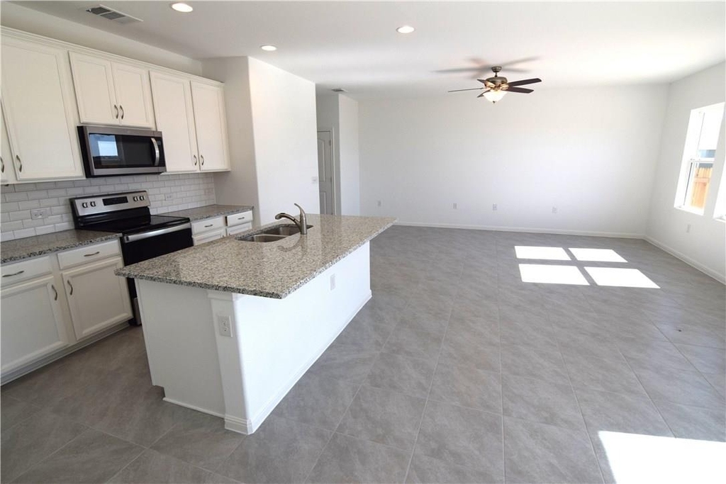 6705 Routenburn St - Photo 1
