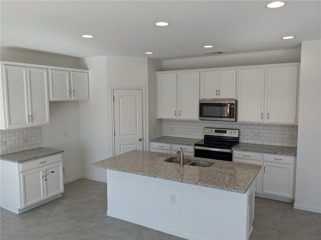 6705 Routenburn St - Photo 3
