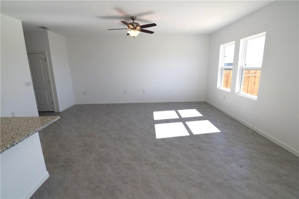 6705 Routenburn St - Photo 7