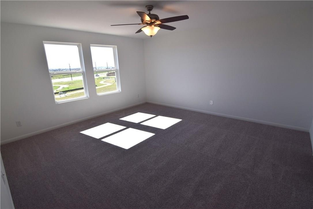 6705 Routenburn St - Photo 9