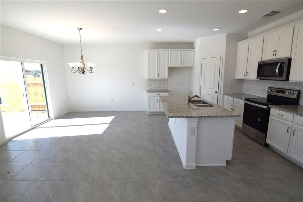 6705 Routenburn St - Photo 4