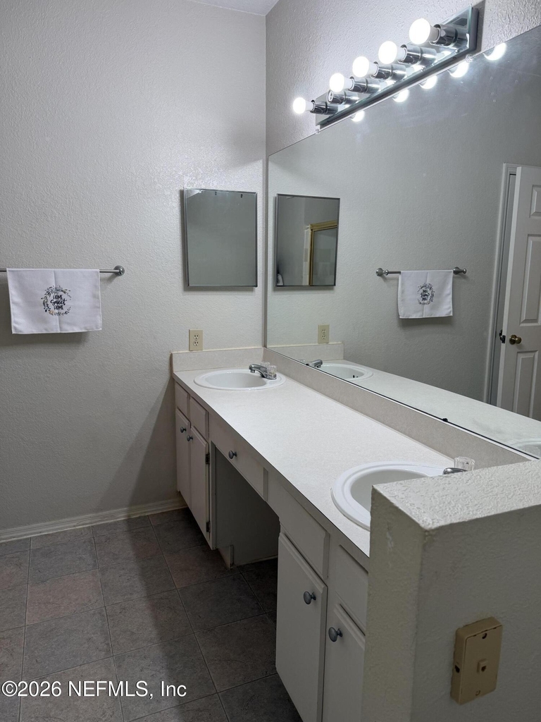 13810 Sutton Park Drive N - Photo 16