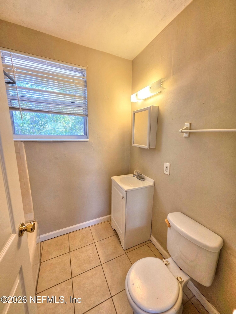916 W 25th Street - Photo 17
