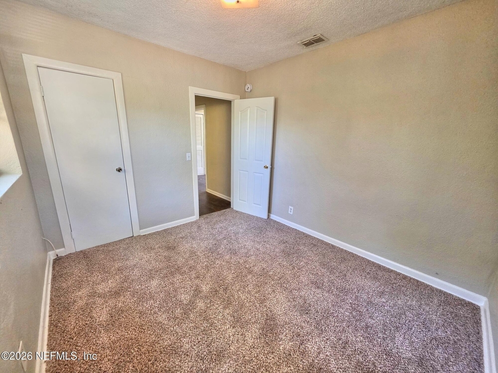 916 W 25th Street - Photo 20