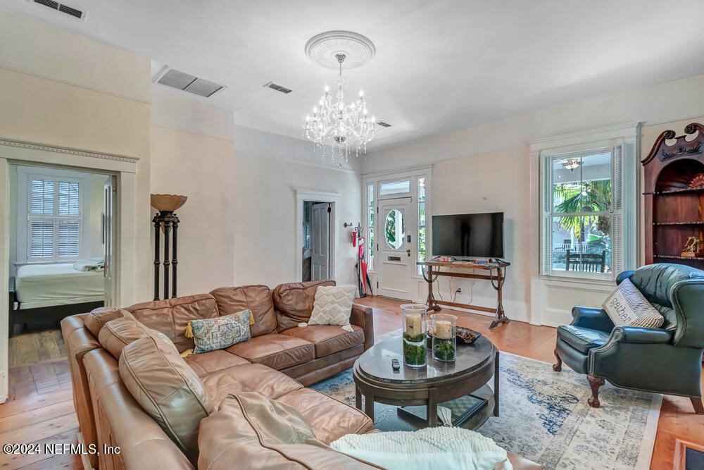 68 Saragossa Street - Photo 3