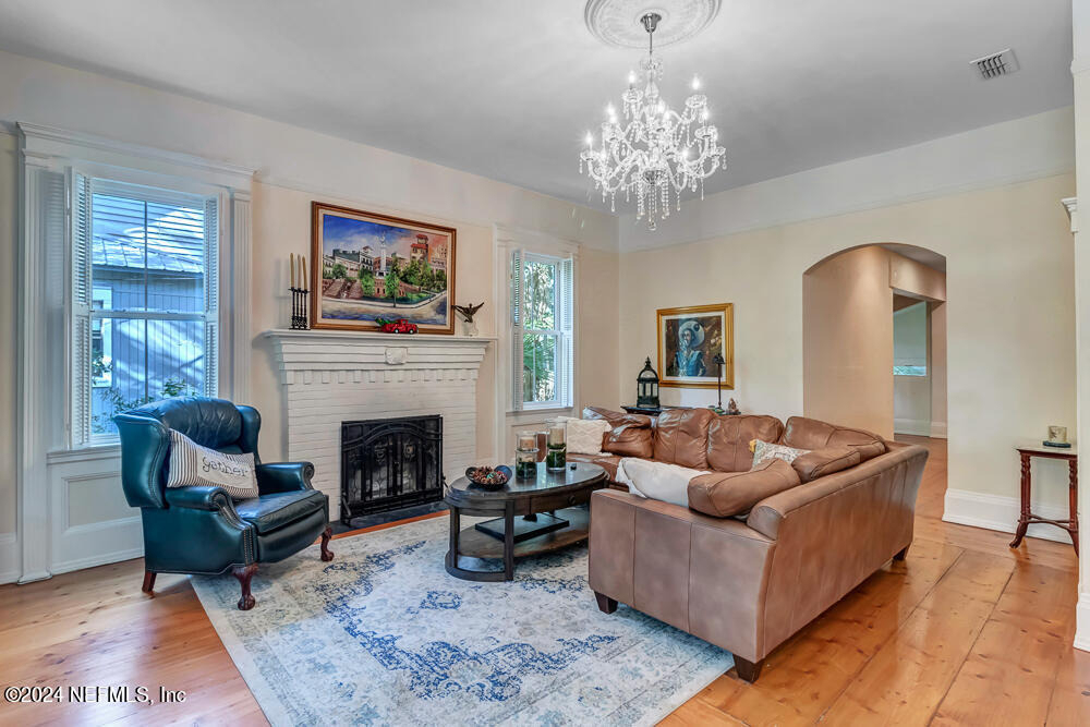 68 Saragossa Street - Photo 2