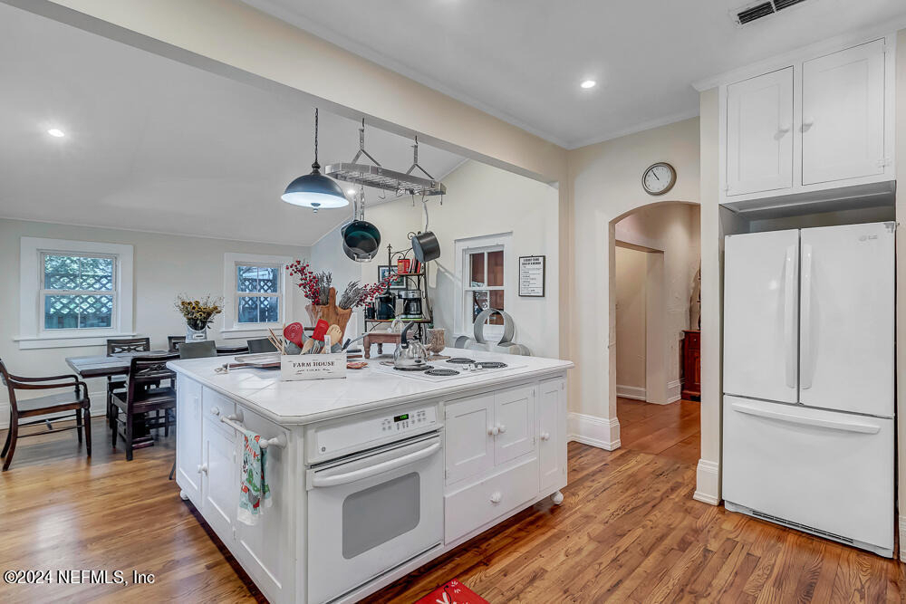 68 Saragossa Street - Photo 9