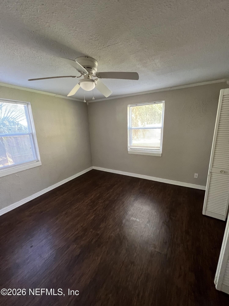 1653 Sheridan Street - Photo 5