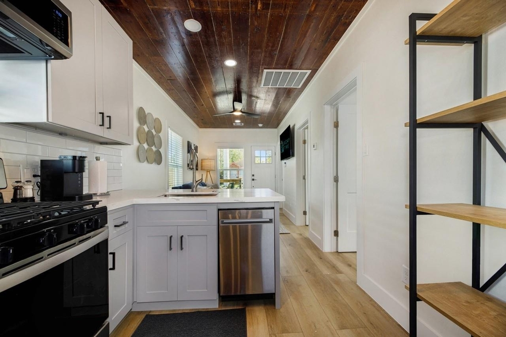 1214 53rd - Photo 7