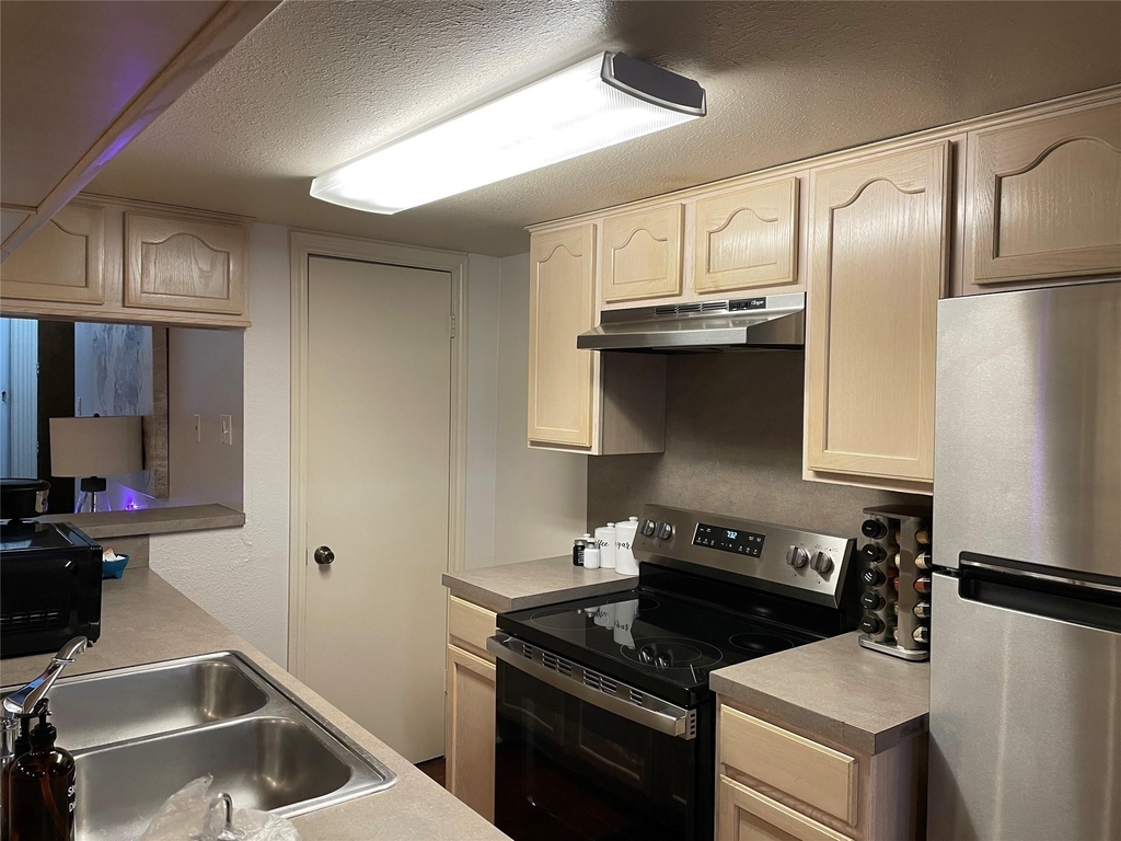 2118 Strand Street - Photo 10