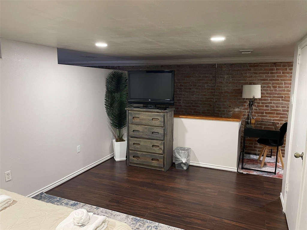 2118 Strand Street - Photo 8