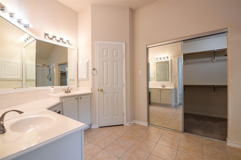 22 Hobbit Glen Drive - Photo 13