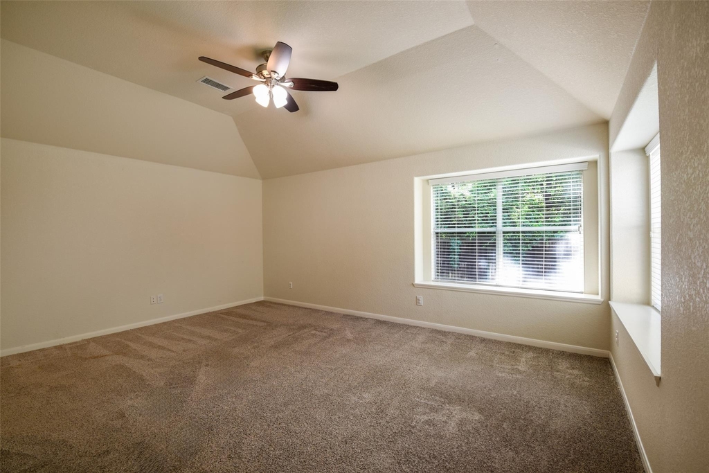 22 Hobbit Glen Drive - Photo 10