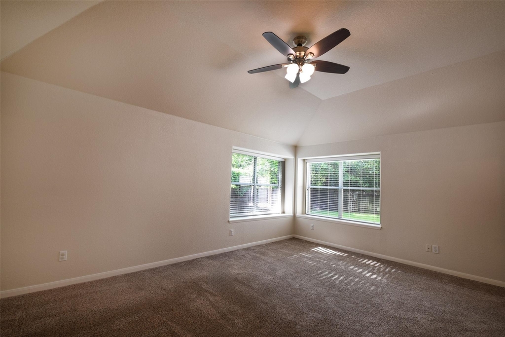 22 Hobbit Glen Drive - Photo 11