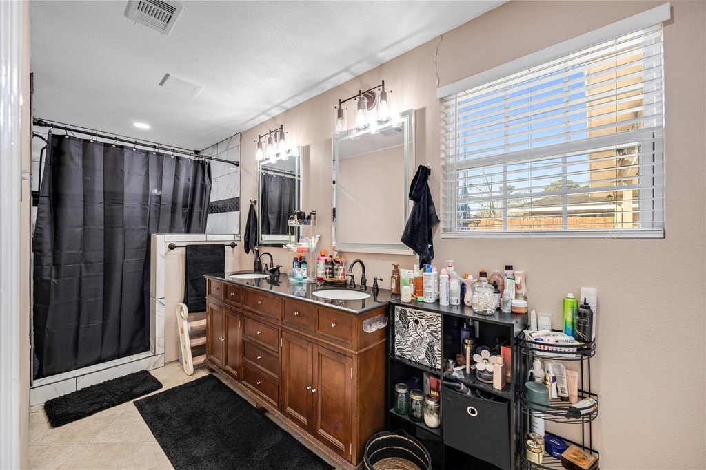 922 Gilpin Street - Photo 18