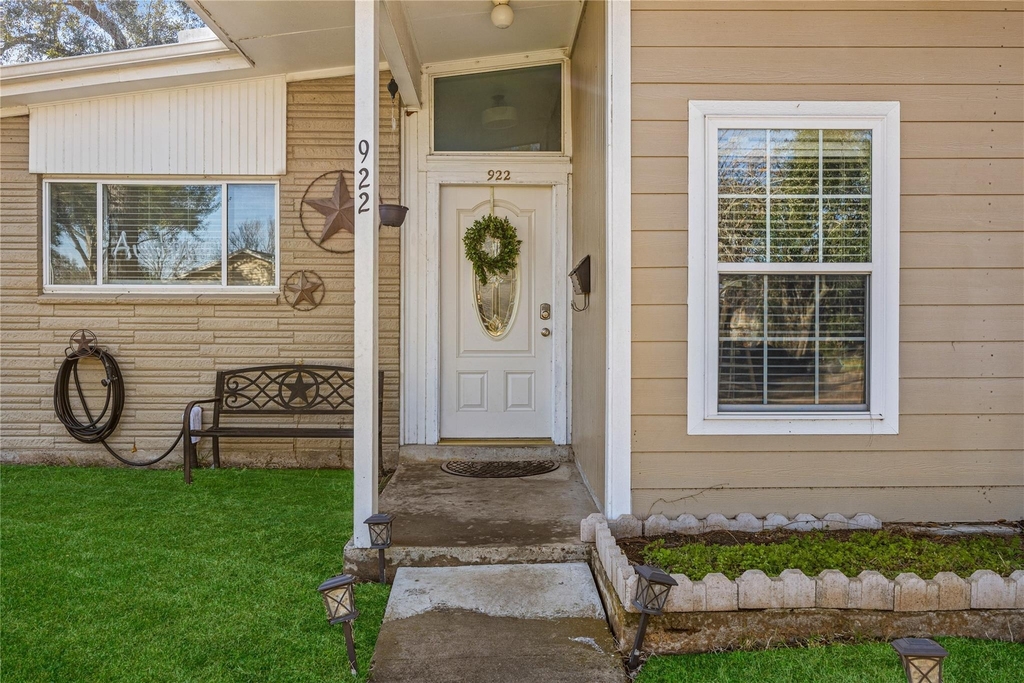 922 Gilpin Street - Photo 2