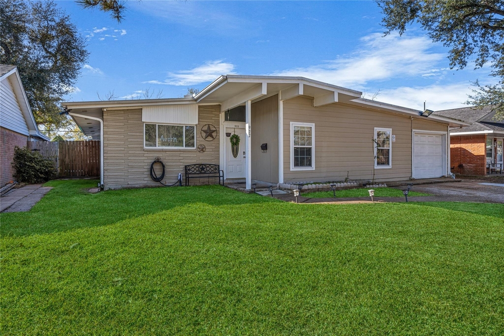 922 Gilpin Street - Photo 1