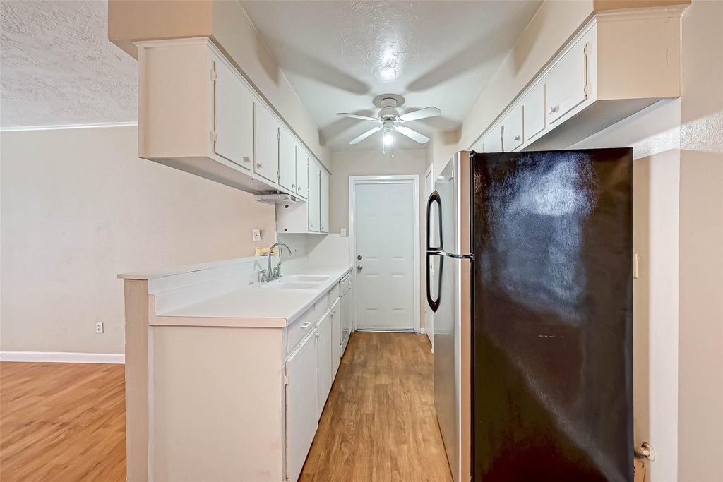 4739 Parkland Street Street - Photo 15