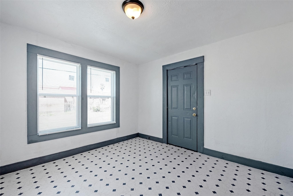 2217 Stevens Street - Photo 5