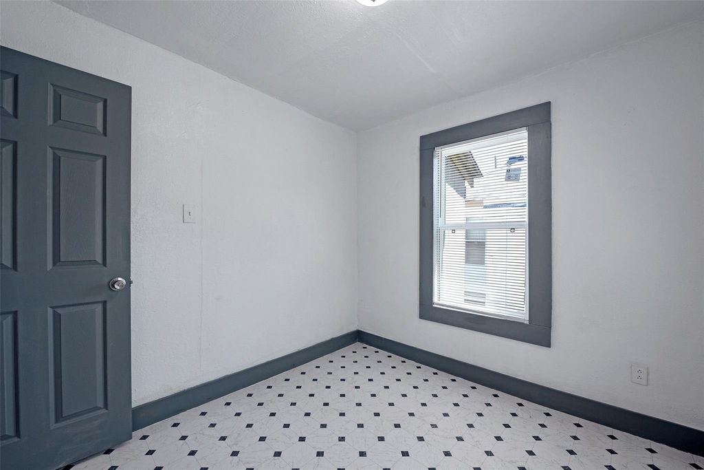 2217 Stevens Street - Photo 14