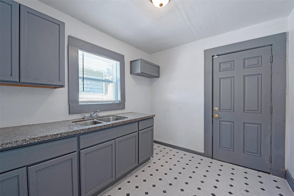 2217 Stevens Street - Photo 16