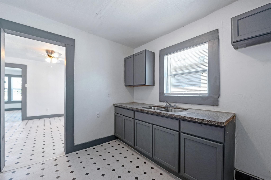 2217 Stevens Street - Photo 17