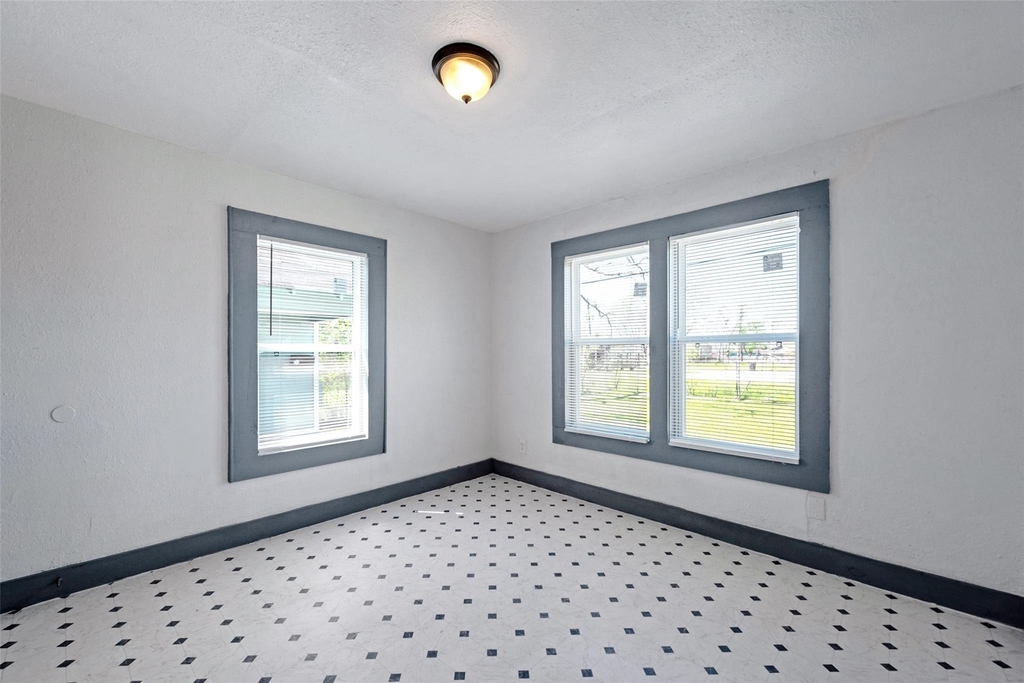 2217 Stevens Street - Photo 6
