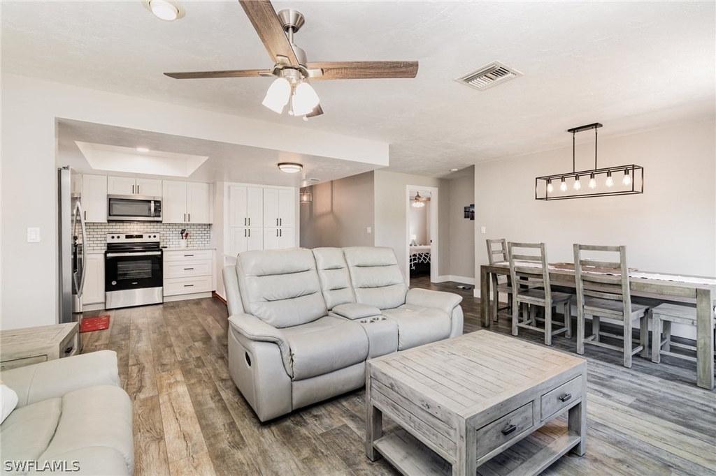 517 98th Avenue N - Photo 5