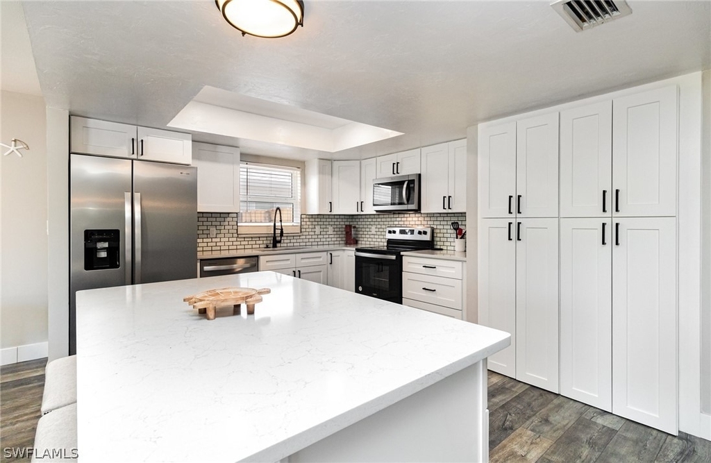 517 98th Avenue N - Photo 10