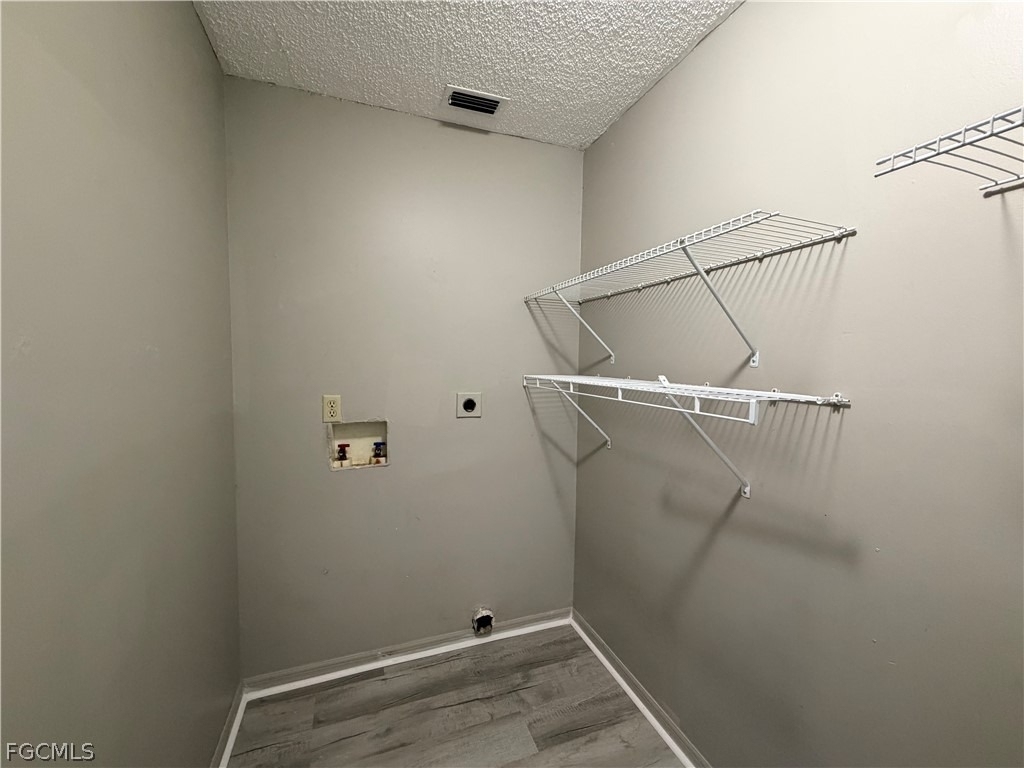 823 Gleason Parkway - Photo 2