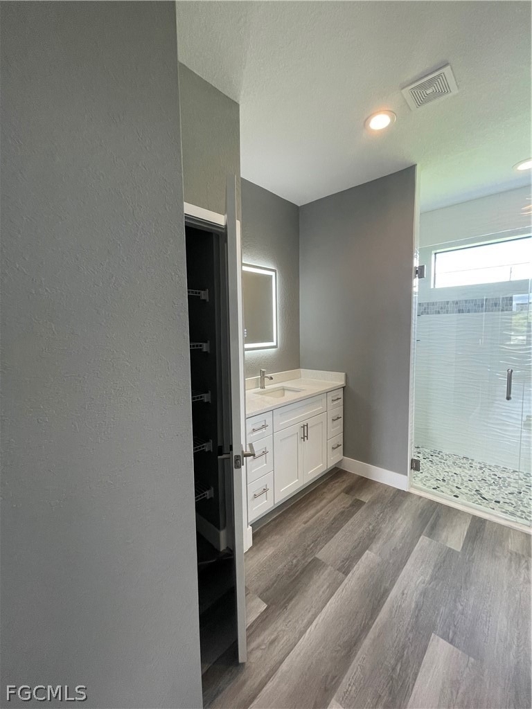 610 Floyd Avenue S - Photo 11