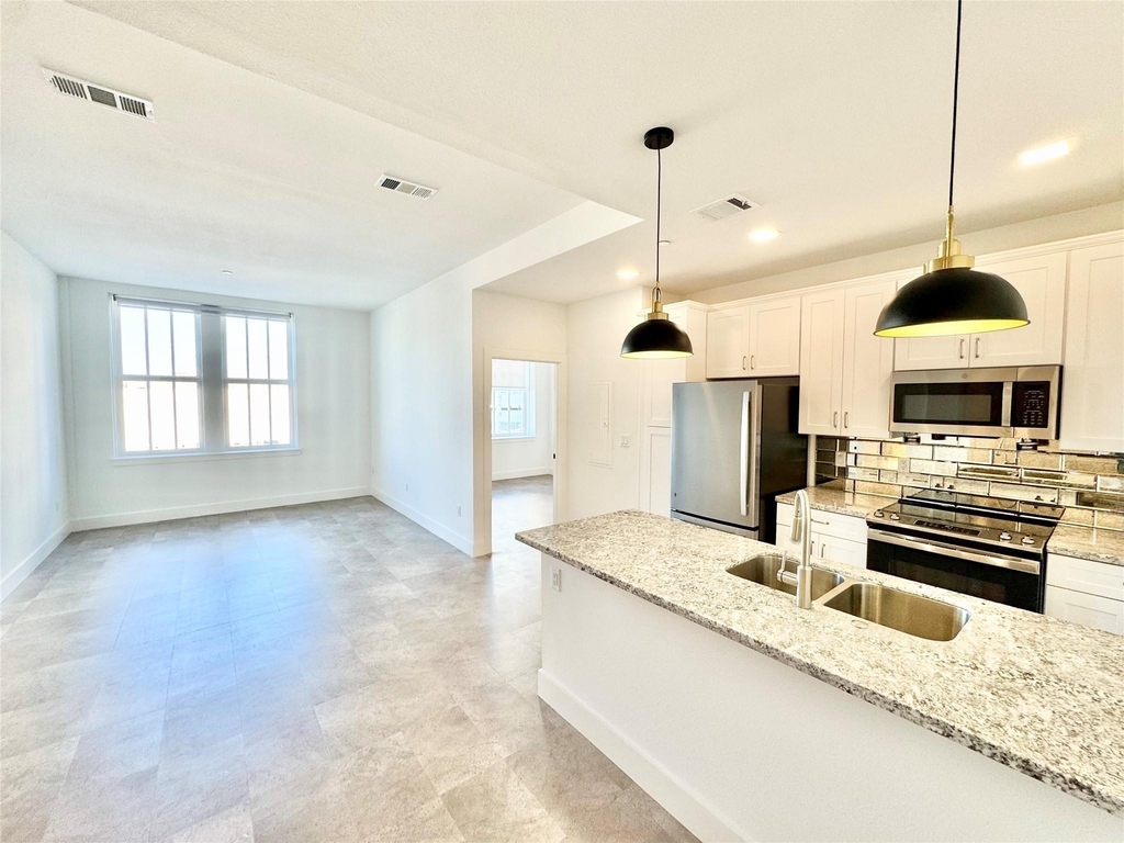 2102 Mechanic Street - Photo 0