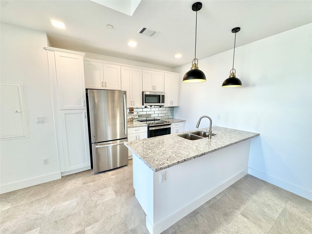2102 Mechanic Street - Photo 2