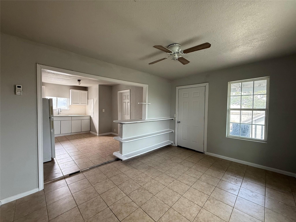 7314 Navigation Boulevard - Photo 0
