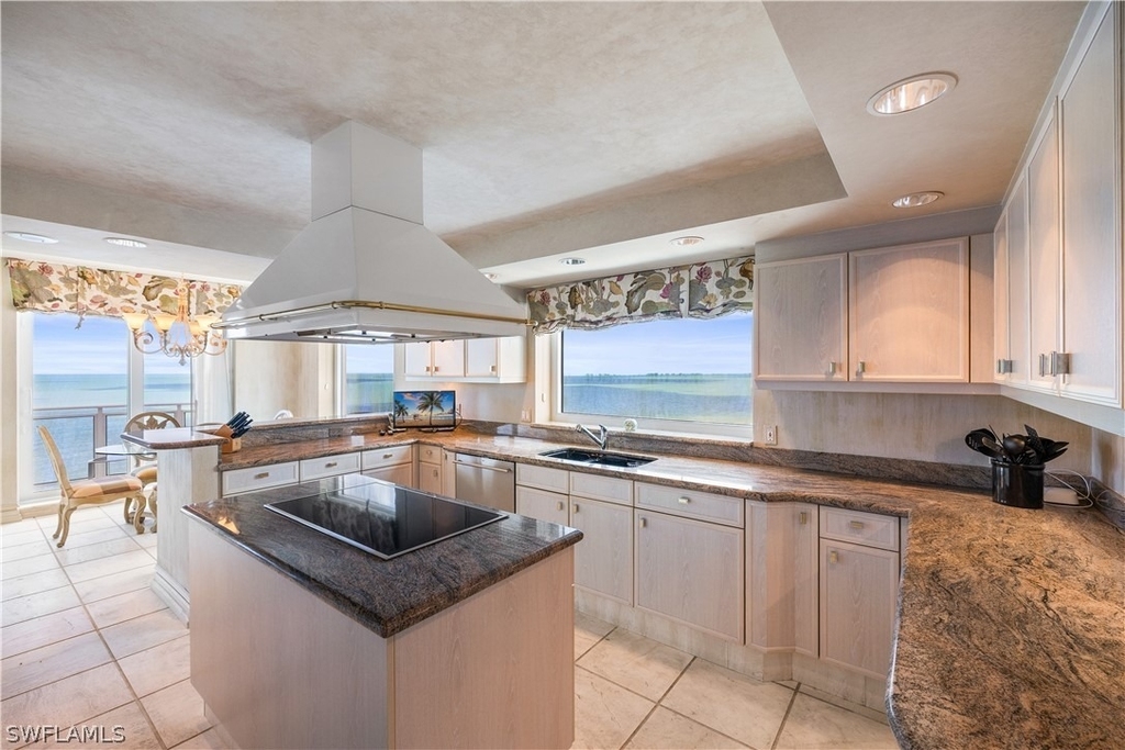 8231 Bay Colony Drive - Photo 13