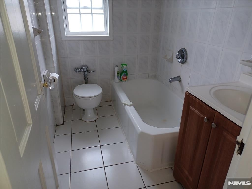 190 Millburn - Photo 3