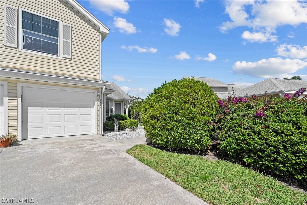 153 Bristol Lane - Photo 2