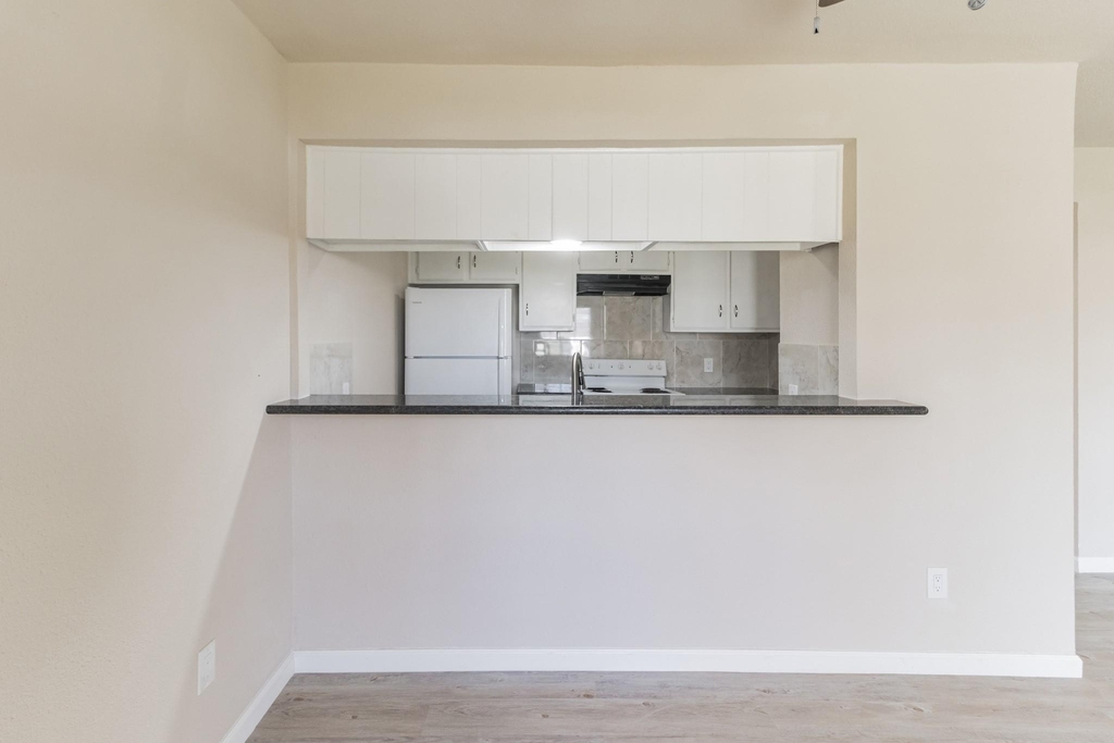 6815 Beachwood Street - Photo 6