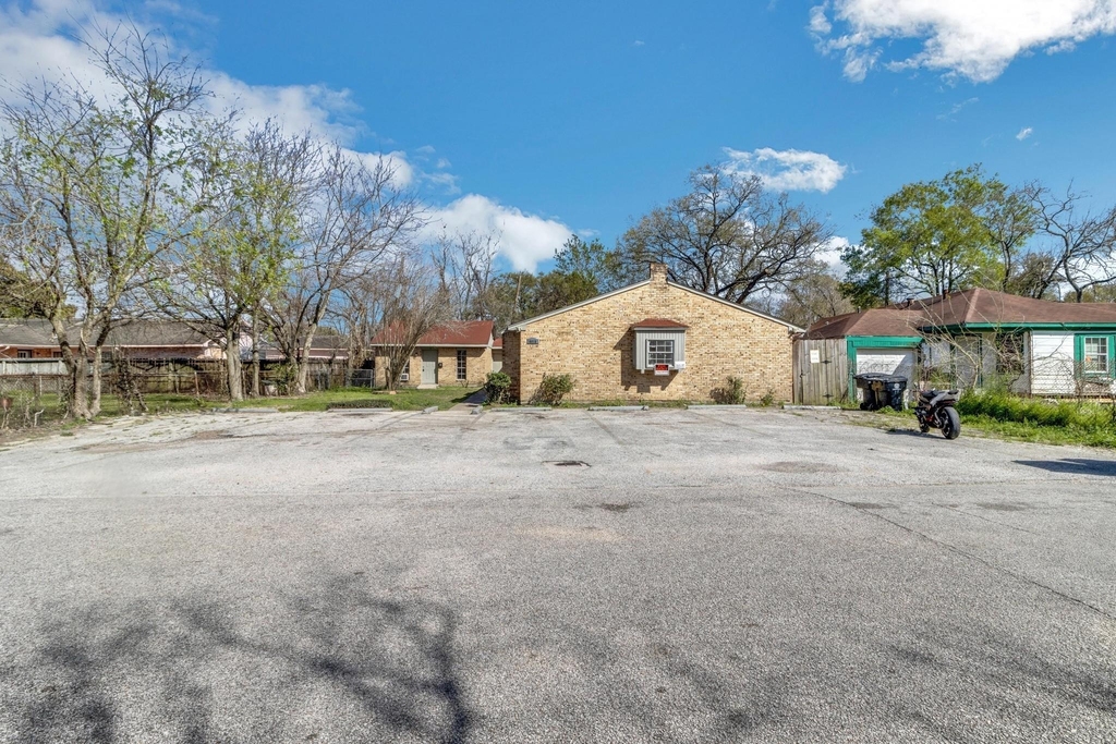 6815 Beachwood Street - Photo 1