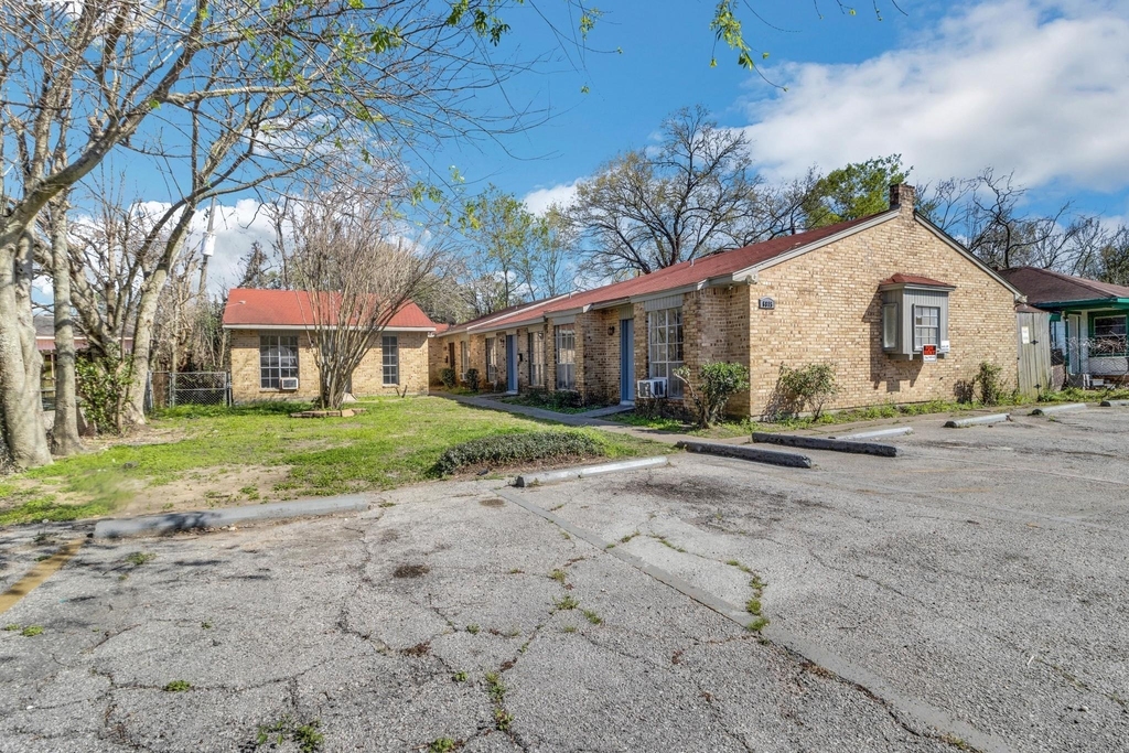 6815 Beachwood Street - Photo 0