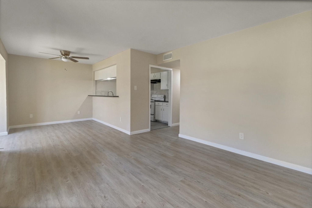 6815 Beachwood Street - Photo 3