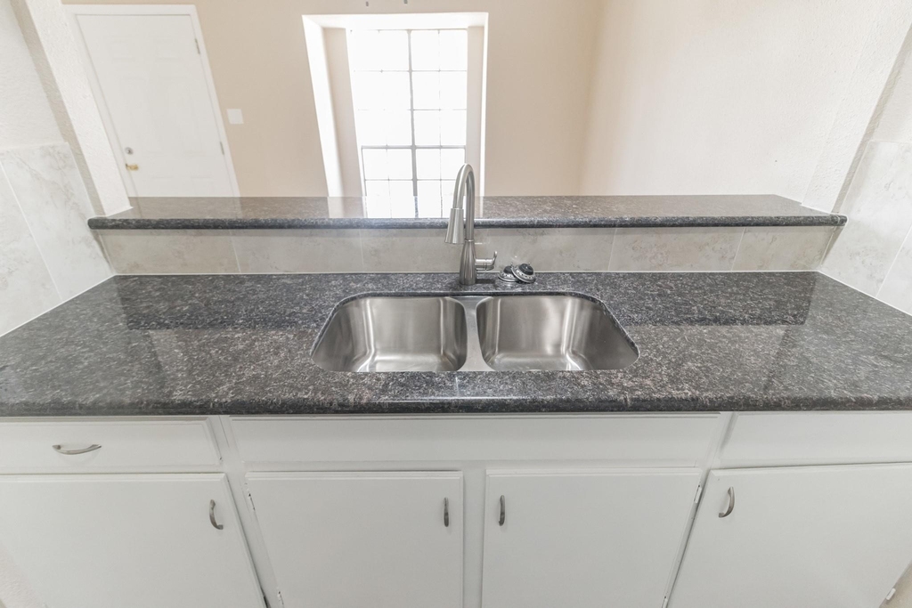 6815 Beachwood Street - Photo 10