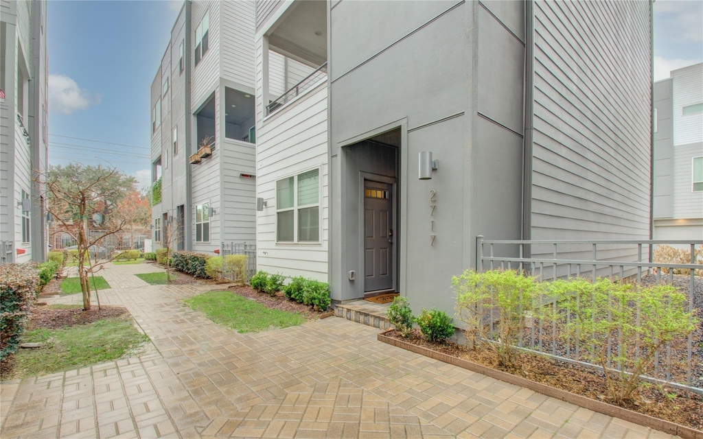2717 Eado Grove Lane - Photo 4
