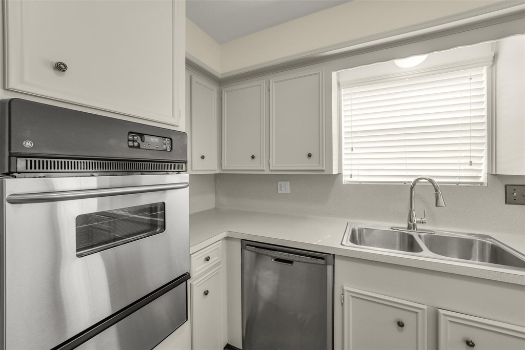 7818 Kleingreen Lane - Photo 17