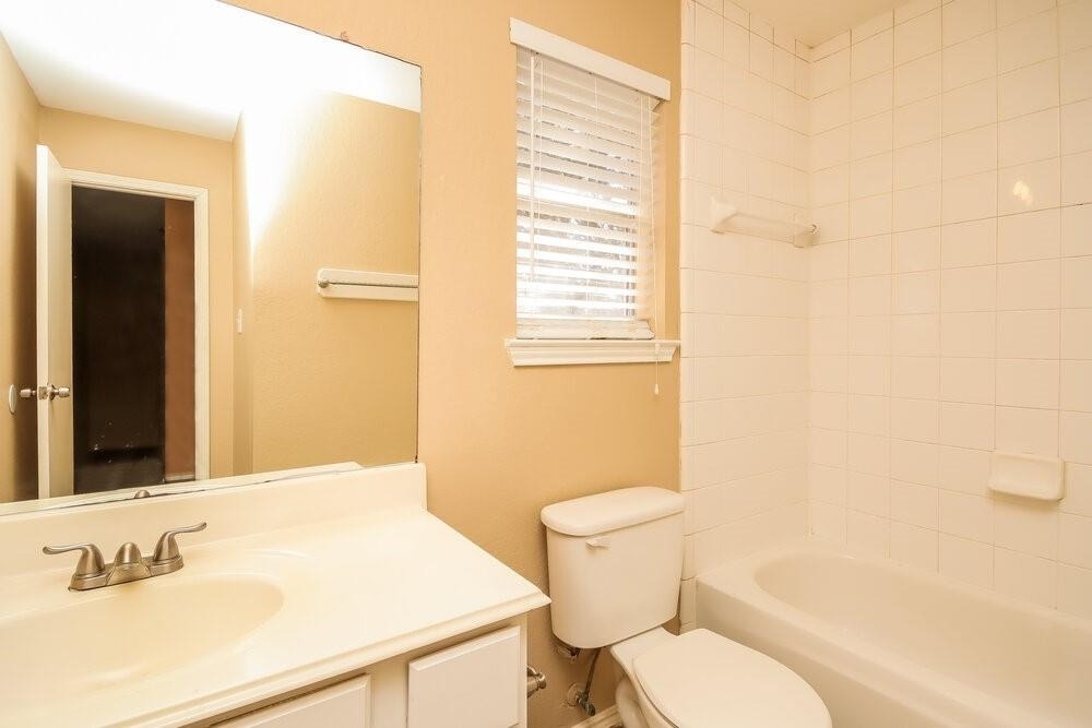 2610 Heatherknoll Drive - Photo 14