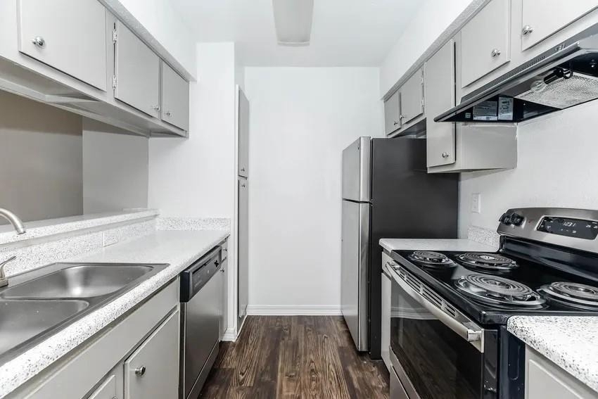 4400 Memorial Drive - Photo 2