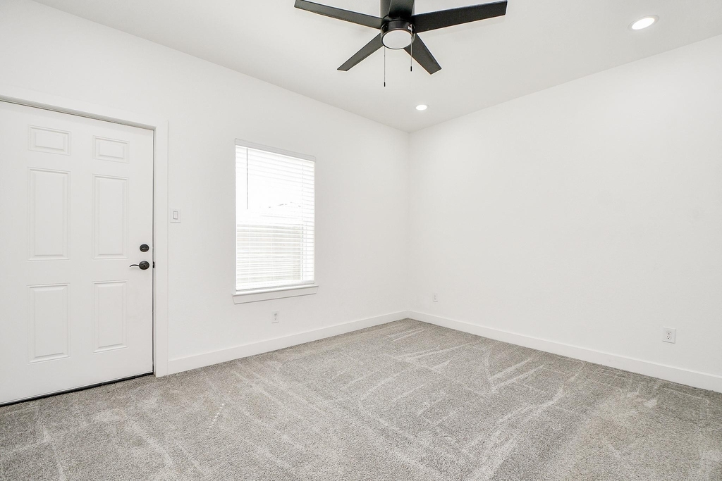 9734 Pelsey Street - Photo 25