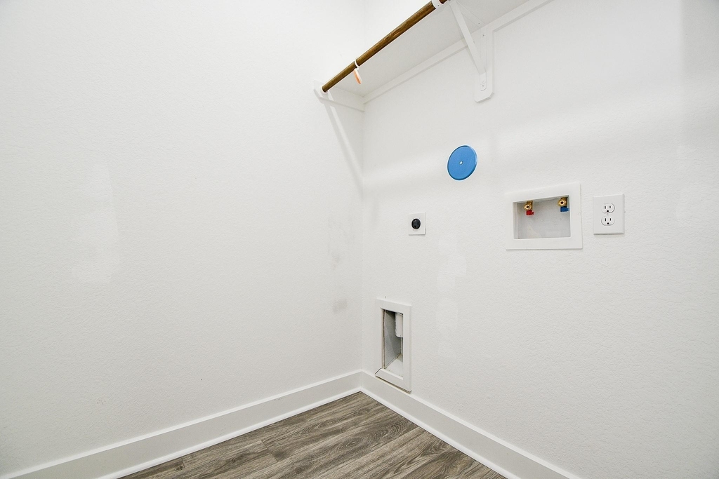 9734 Pelsey Street - Photo 29